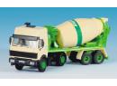 Tracteur Mercedes avec semi toupie � b�ton pr�t � l'emploi