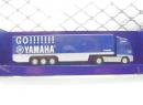 tracteur Volvo FH16 avec semi remorque team Yamaha Racing