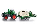 Tracteur avec botteleuse