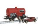 MAKETTE 4520 HO - Set Wagon citerne pour vin + Citroen 11CV + figurine ''CFWR'' �p III SNCFSNCF