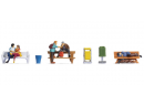 NOCH15238 HO - Personnages sur des banc avec accessoires