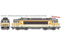 HO] : Locomotive électrique BB 22399, livrée béton, dépôt de